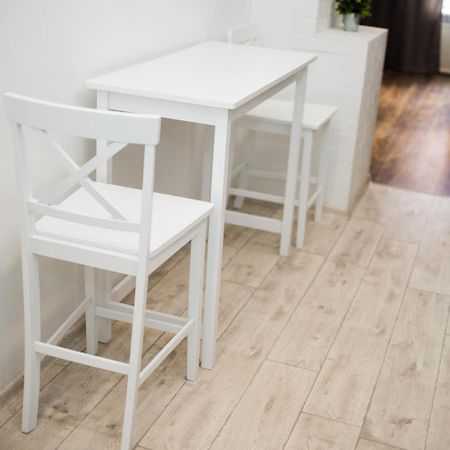 Modern Apartment Лвив Екстериор снимка