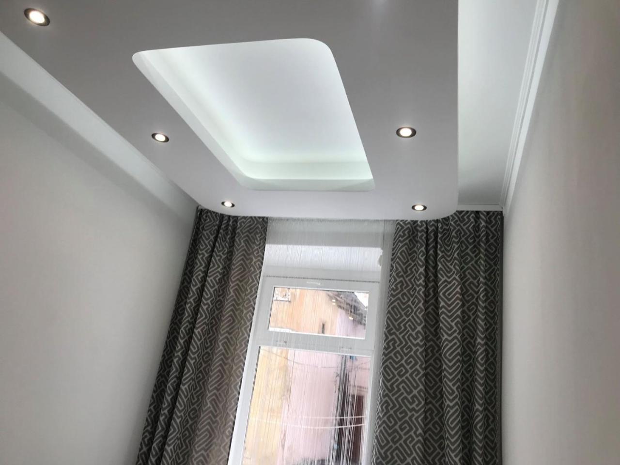 Modern Apartment Лвив Екстериор снимка