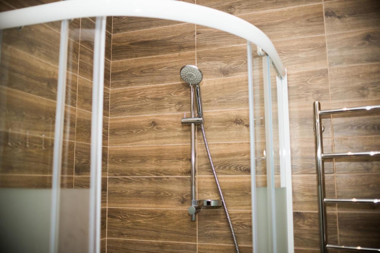 Modern Apartment Лвив Екстериор снимка